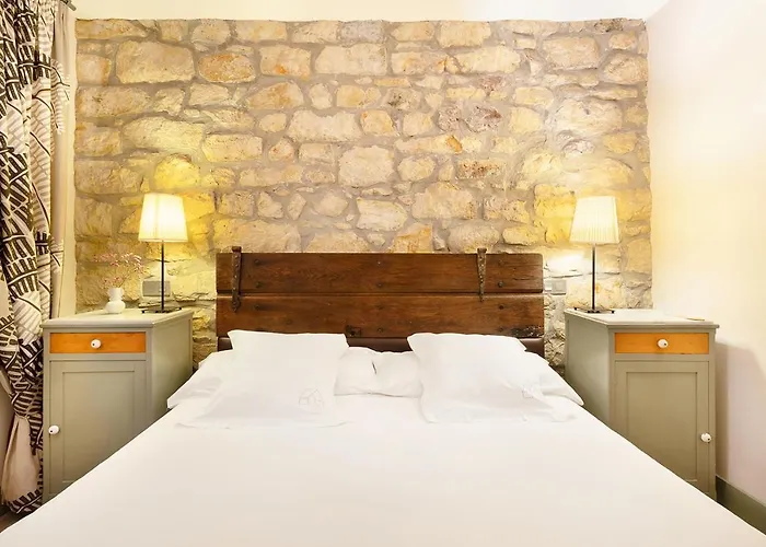 Готель Okako *