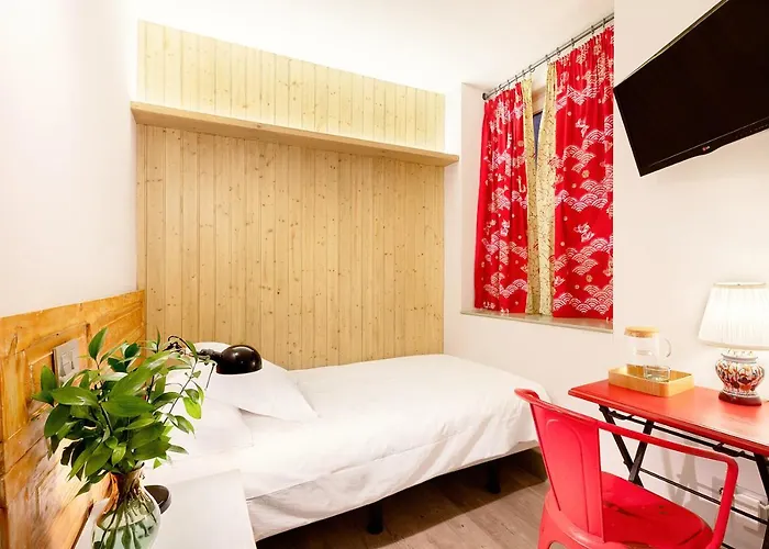 Готель Okako *